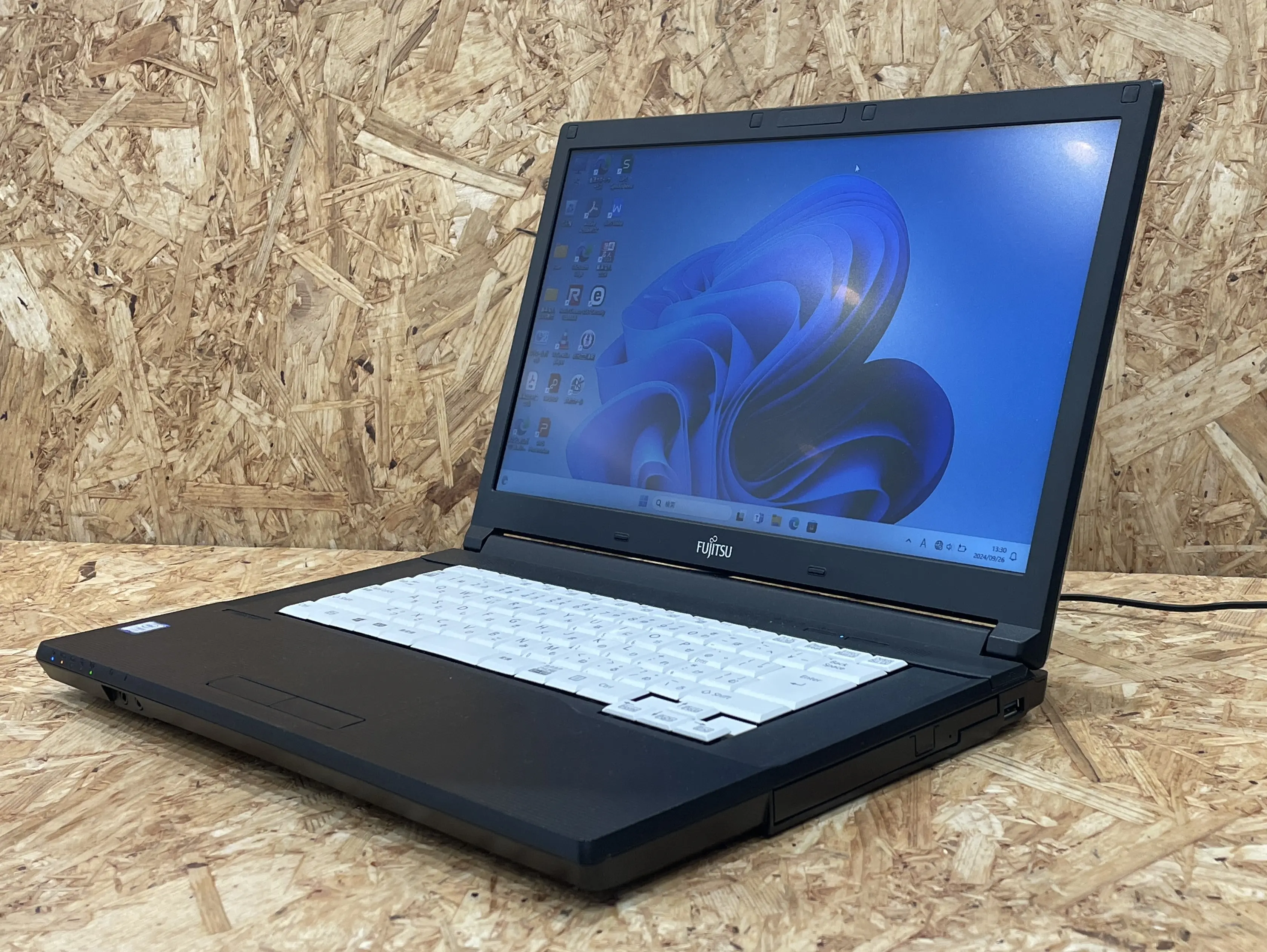 富士通 LIFEBOOK A577 S (第7世代CPU)