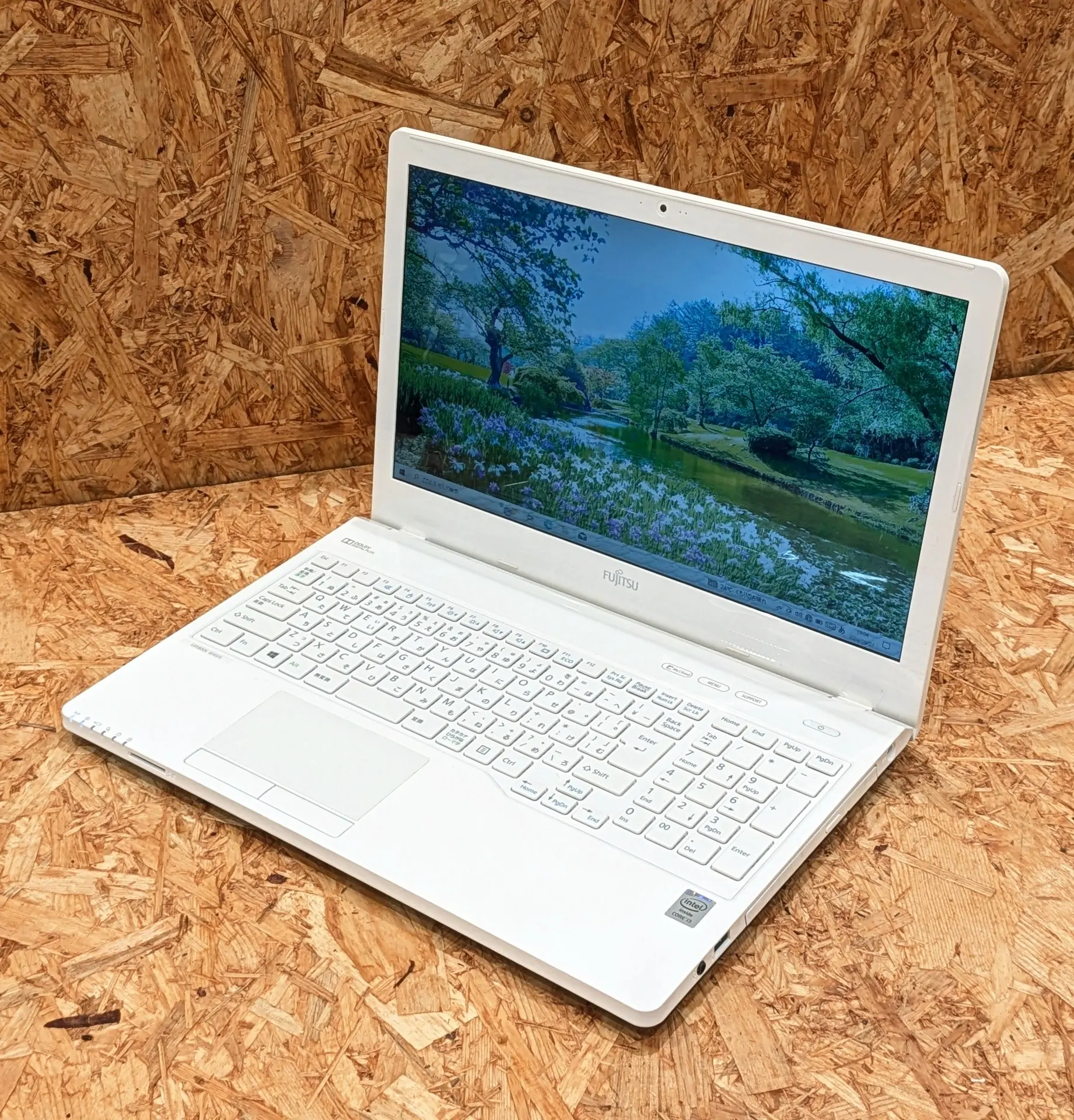 富士通 LIFEBOOK AH45/U（第5世代CPU）