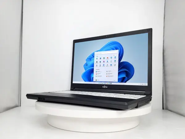 富士通 LIFEBOOK A577/R （第7世代CPU）