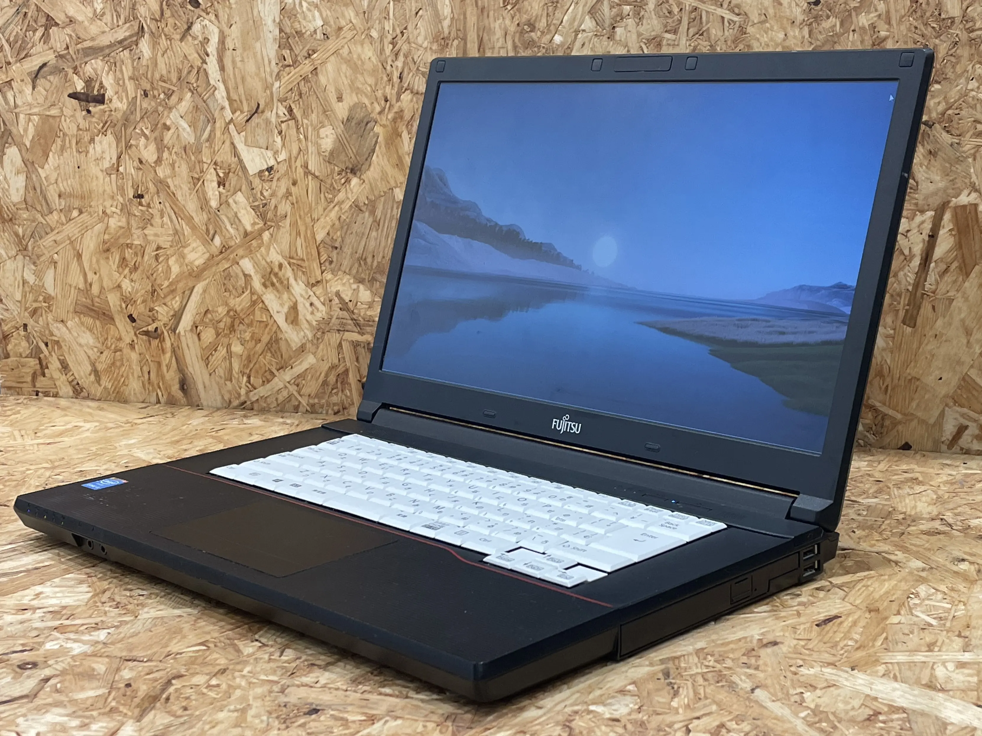 富士通 LIFEBOOK A574 M (第4世代)