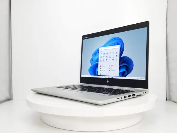 HP EliteBook 830 G5 （第7世代CPU）