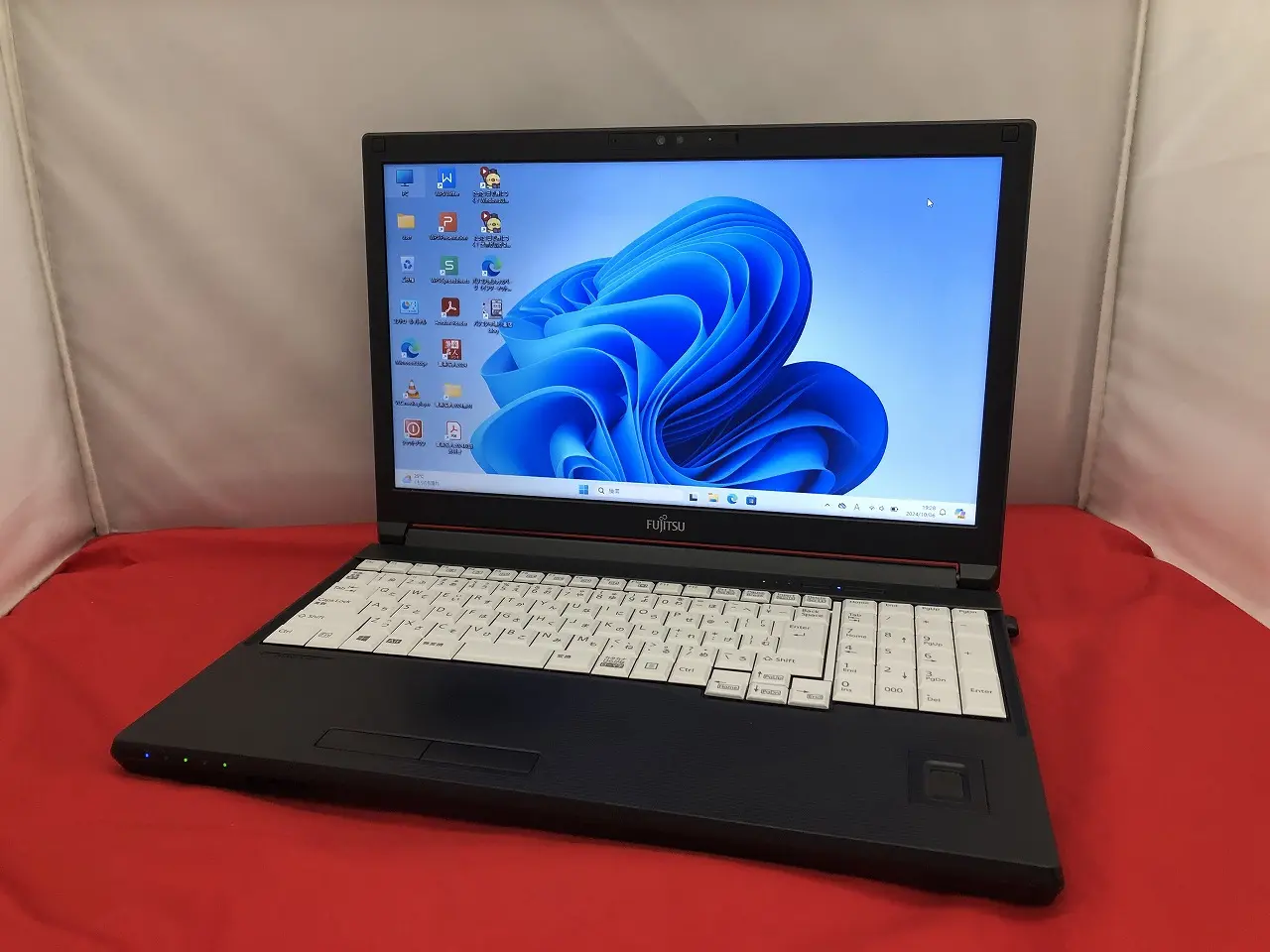 富士通 LIFEBOOK A579/A（第8世代CPU）