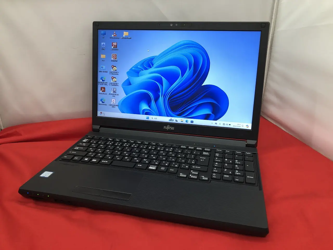 富士通 LIFEBOOK A749/B（第8世代CPU）