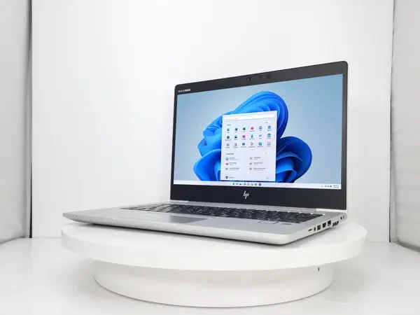 HP EliteBook 830 G5 （第7世代CPU）
