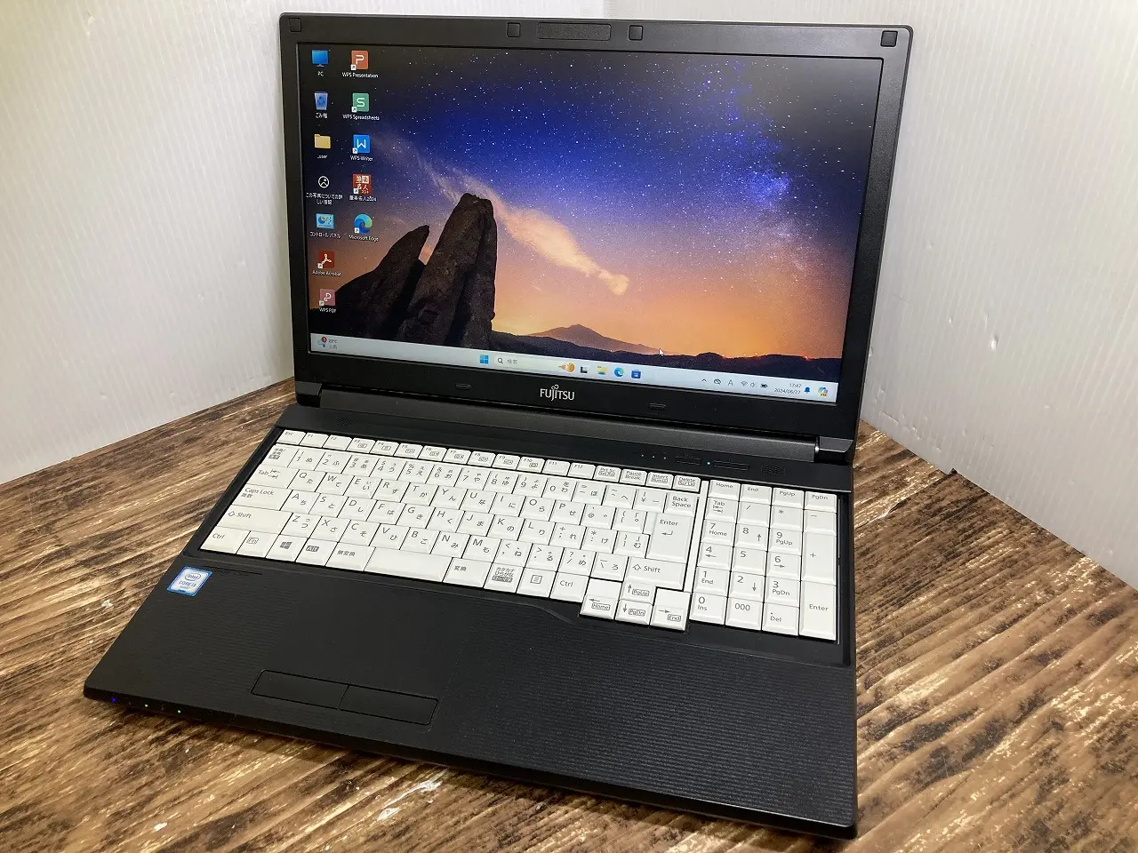 富士通 LIFEBOOK A576/RX