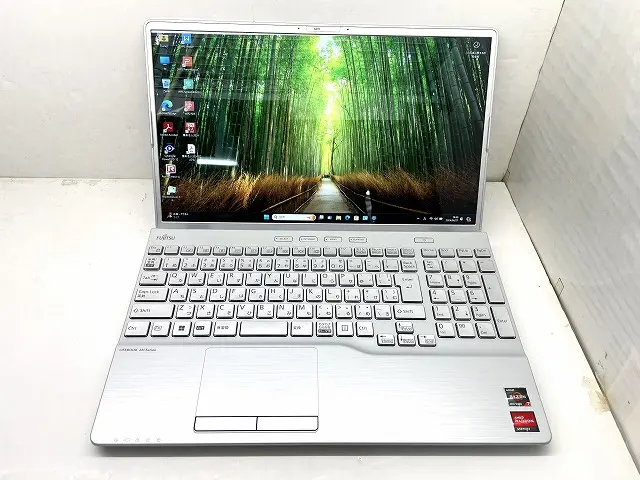 富士通 LIFEBOOK AH52/G2