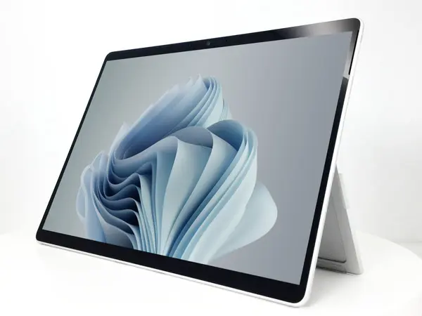 Microsoft Surface Pro 9 5G対応