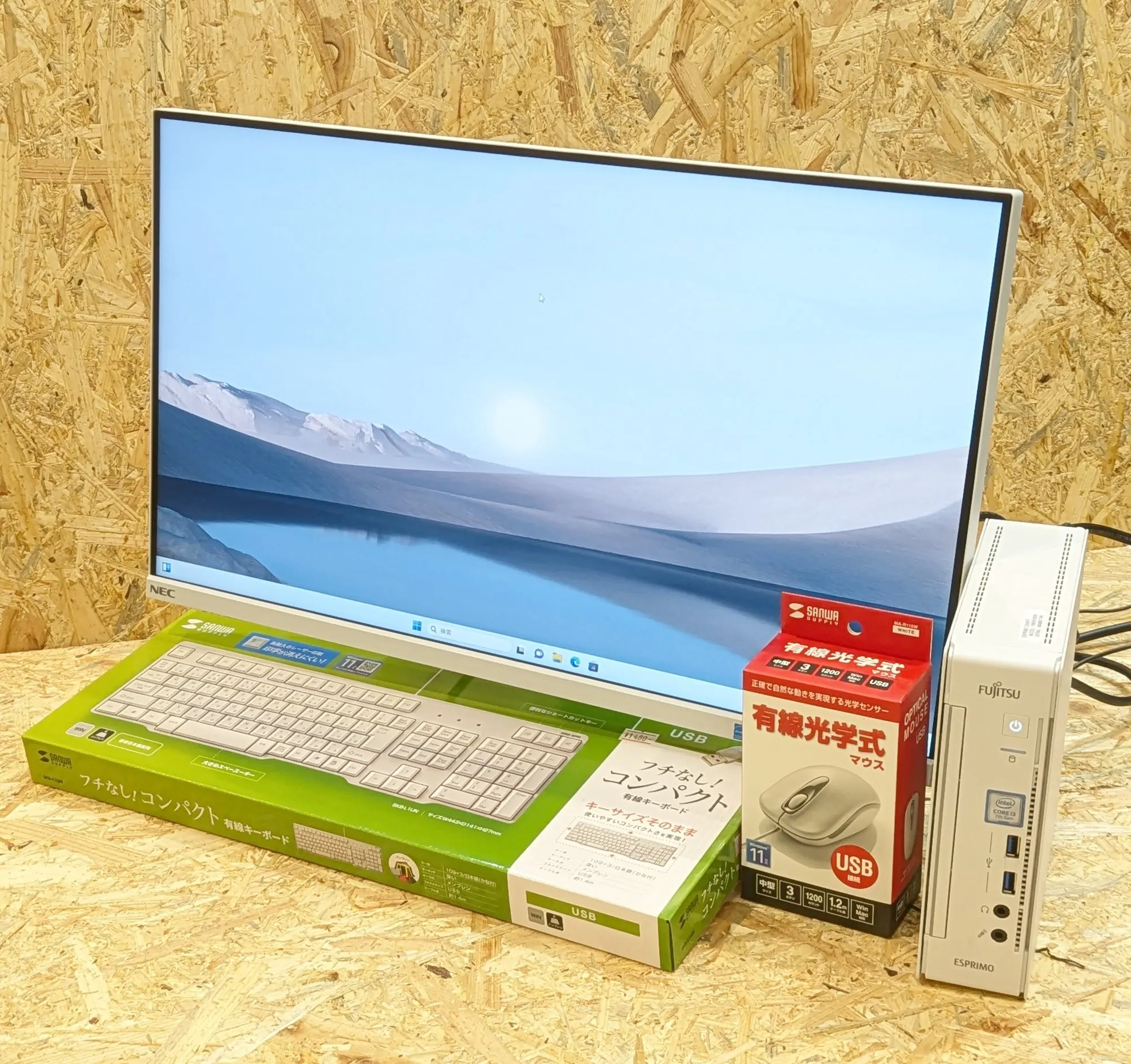 富士通 ESPRIMO Q556/R（第7世代CPU）