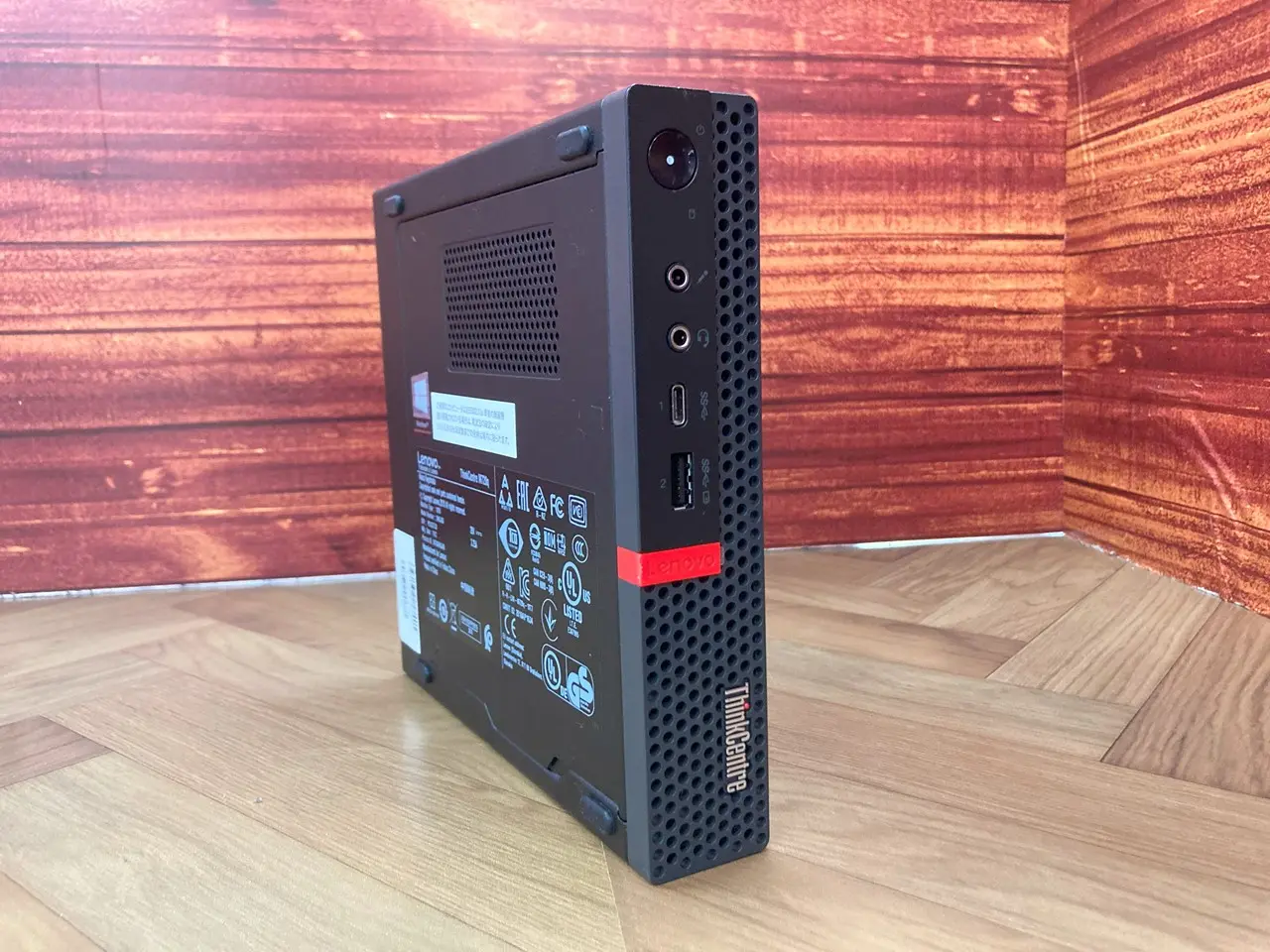 Lenovo ThinkCentre M720q（第8世代CPU）