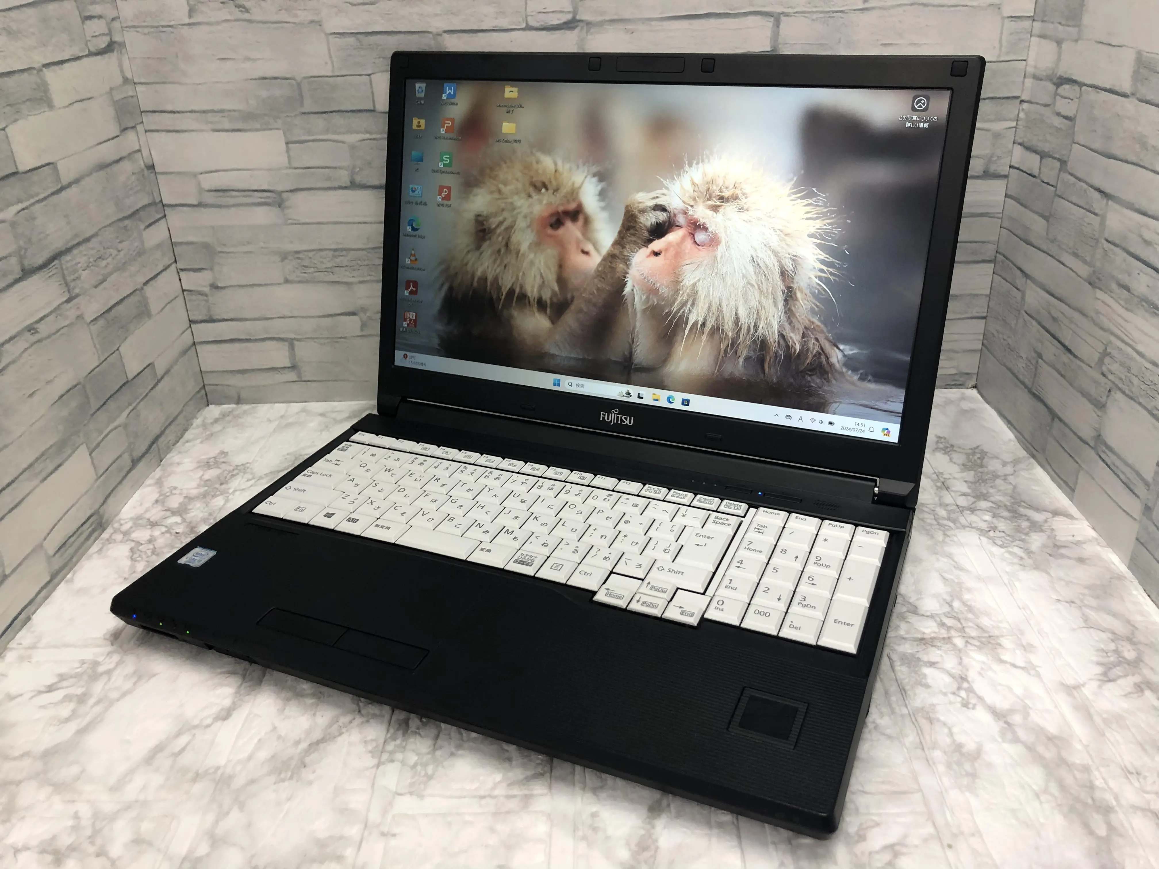 富士通 LIFEBOOK A746/N ★無線LAN・DVDマルチ・テンキー搭載！