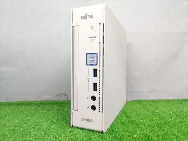 富士通 ESPRIMO Q556/R（第7世代CPU）