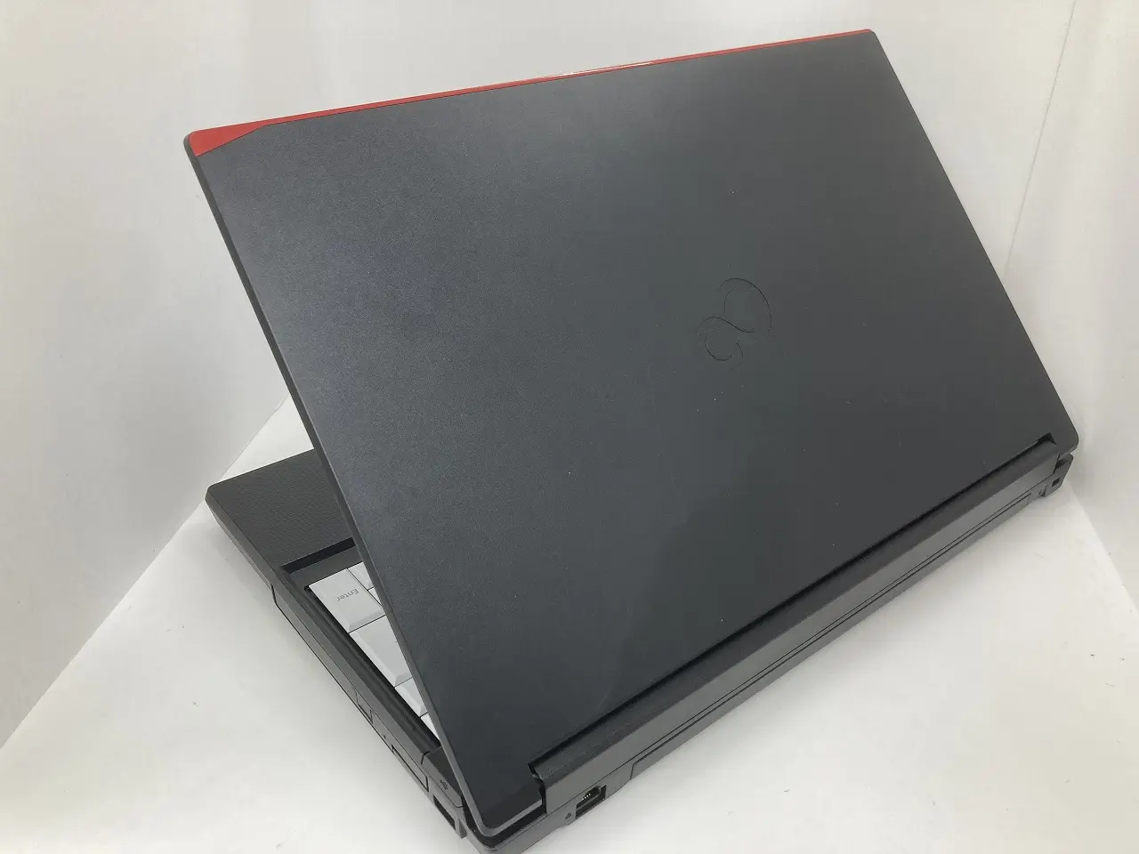 LIFEBOOK A5511/G(CPU： Core i5 1135G7 2.4GHz/メモリ：16GB