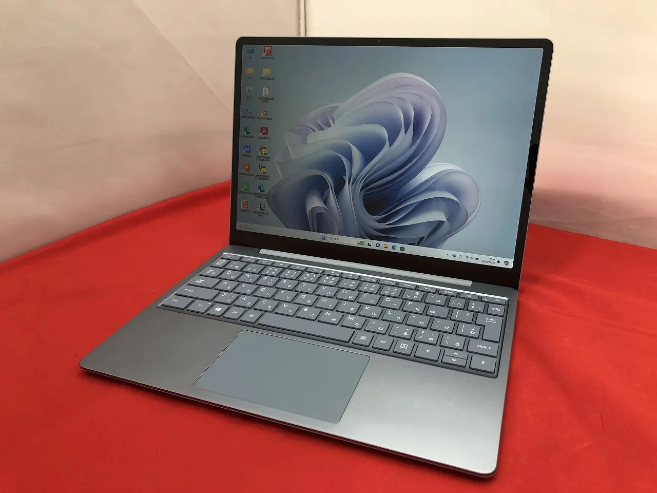Microsoft Surface Laptop GO 3 (第12世代CPU)