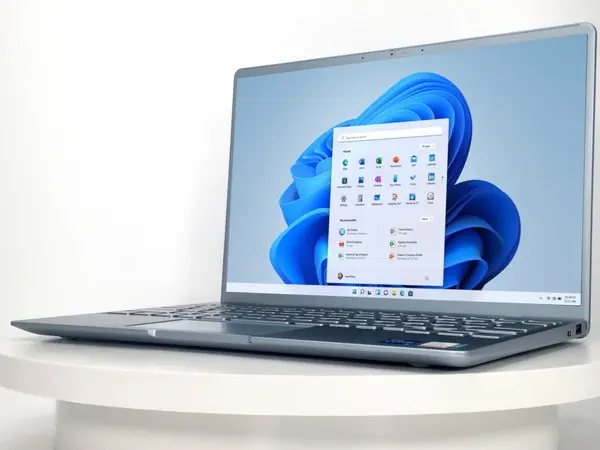 富士通 LIFEBOOK CH75/G3（第12世代CPU）