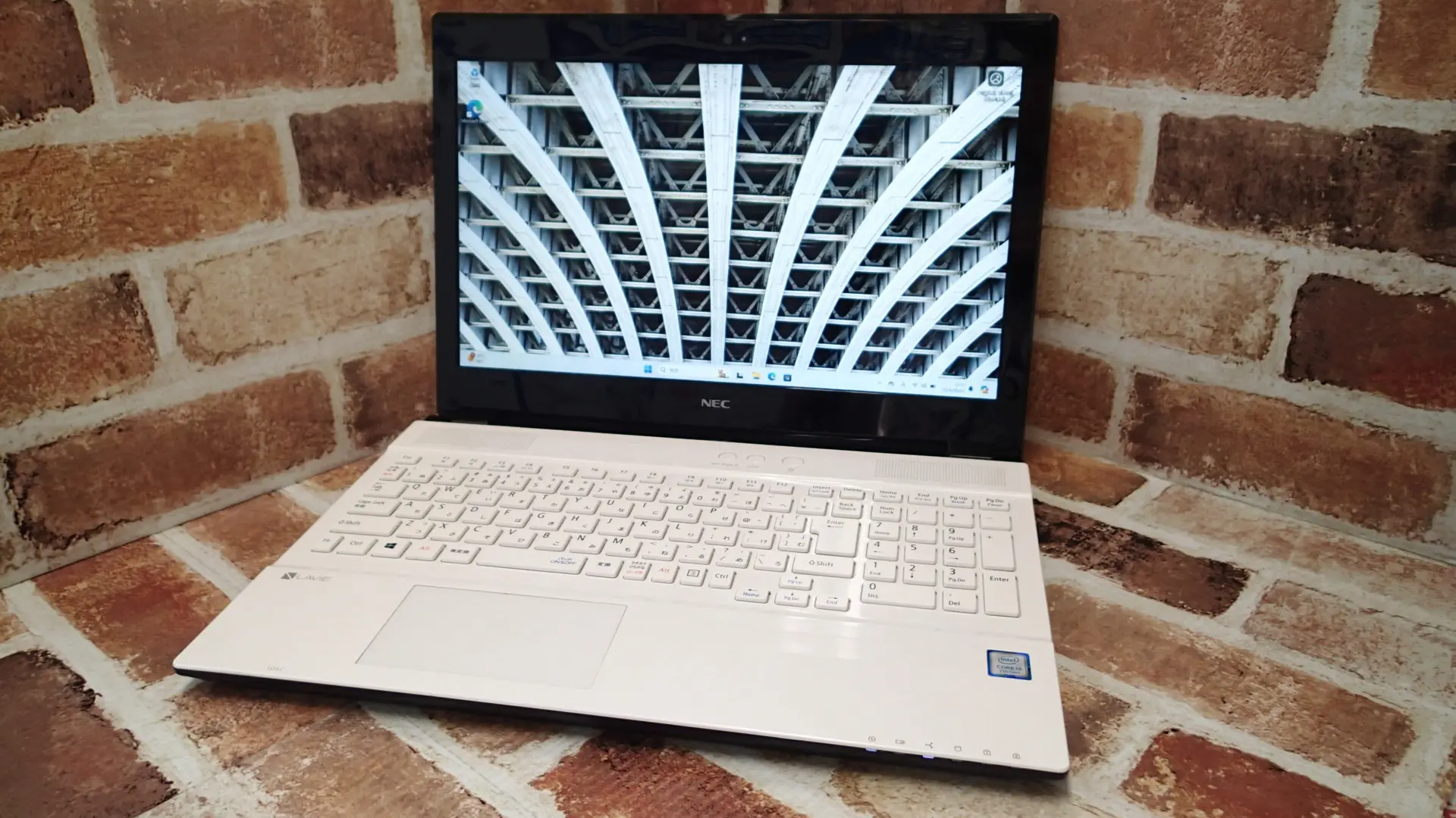 NEC LaVie NS550/F（第7世代CPU）