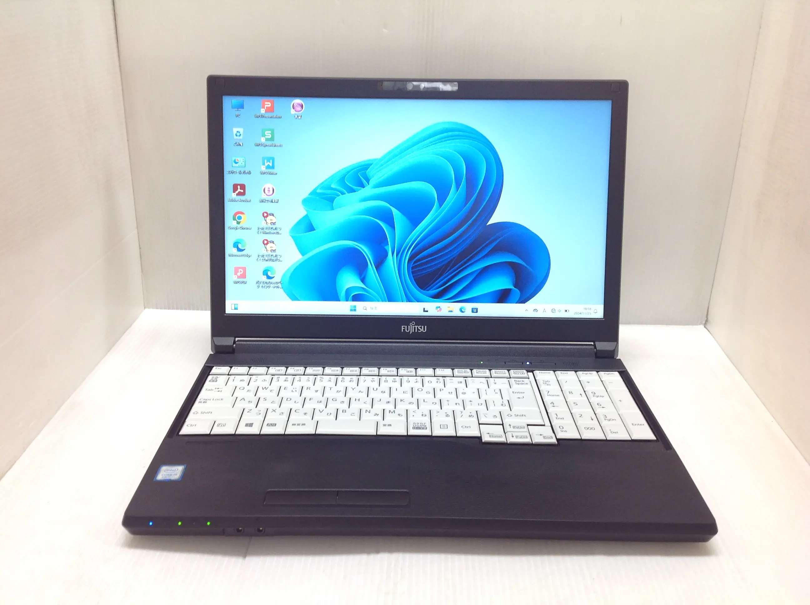 富士通 LIFEBOOK A579/B Win11pro 富士通 LIFEBOOK A579/B Win11Pro・SSD・ﾒﾓﾘ16GB・テンキーあり