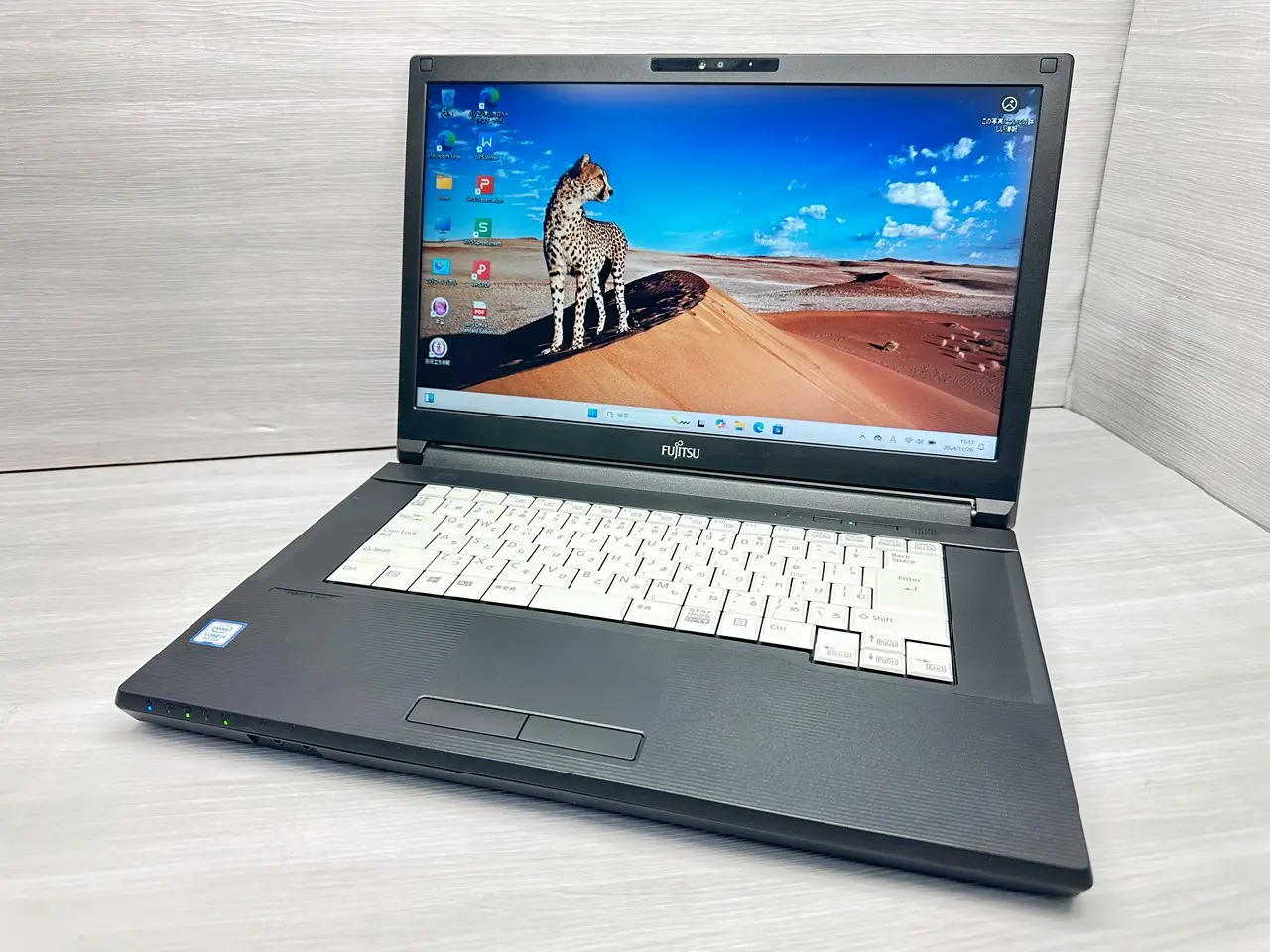 富士通 LIFEBOOK A579/B (第8世代CPU)