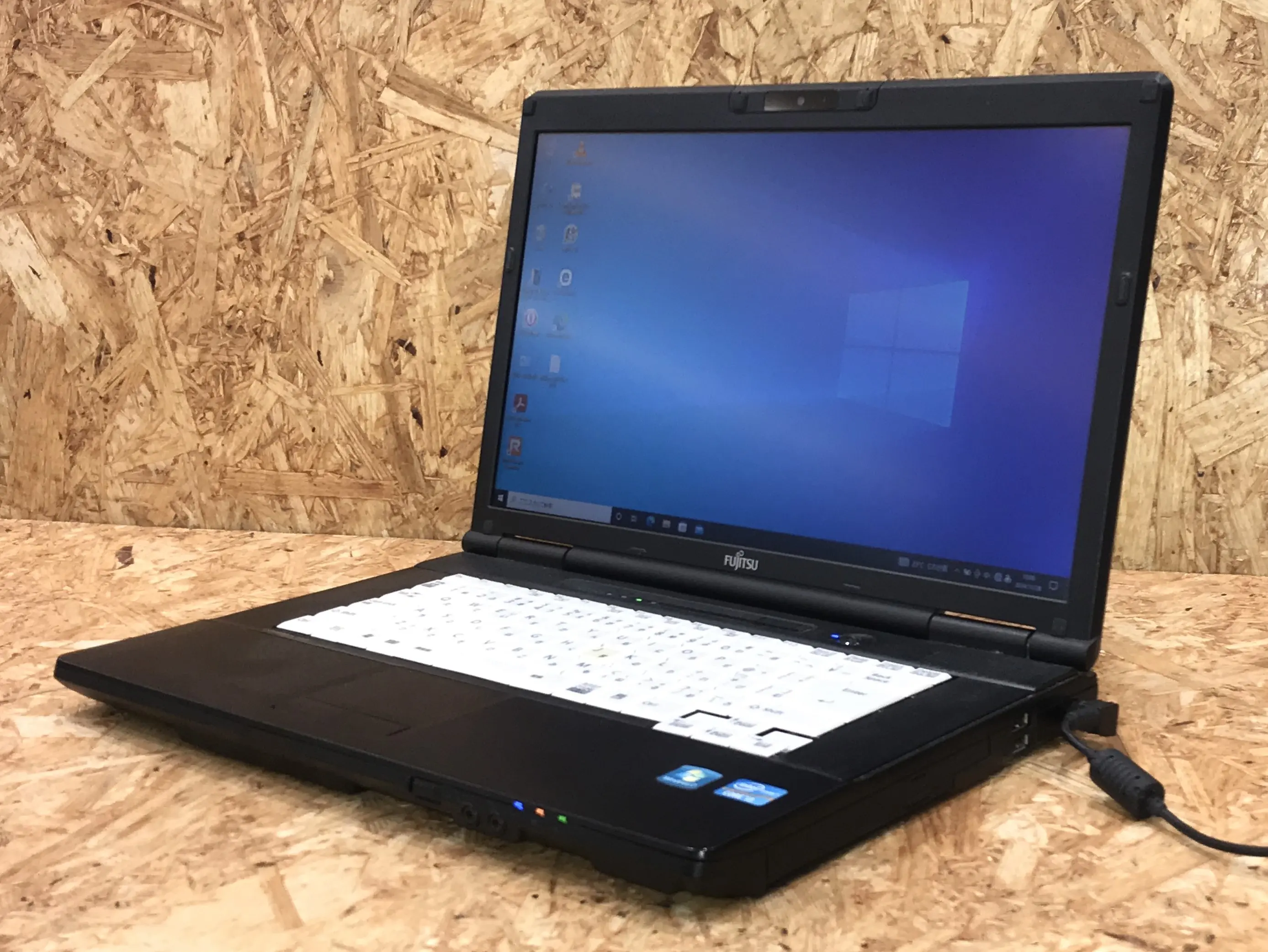 富士通 LIFEBOOK A572/F (第3世代CPU)