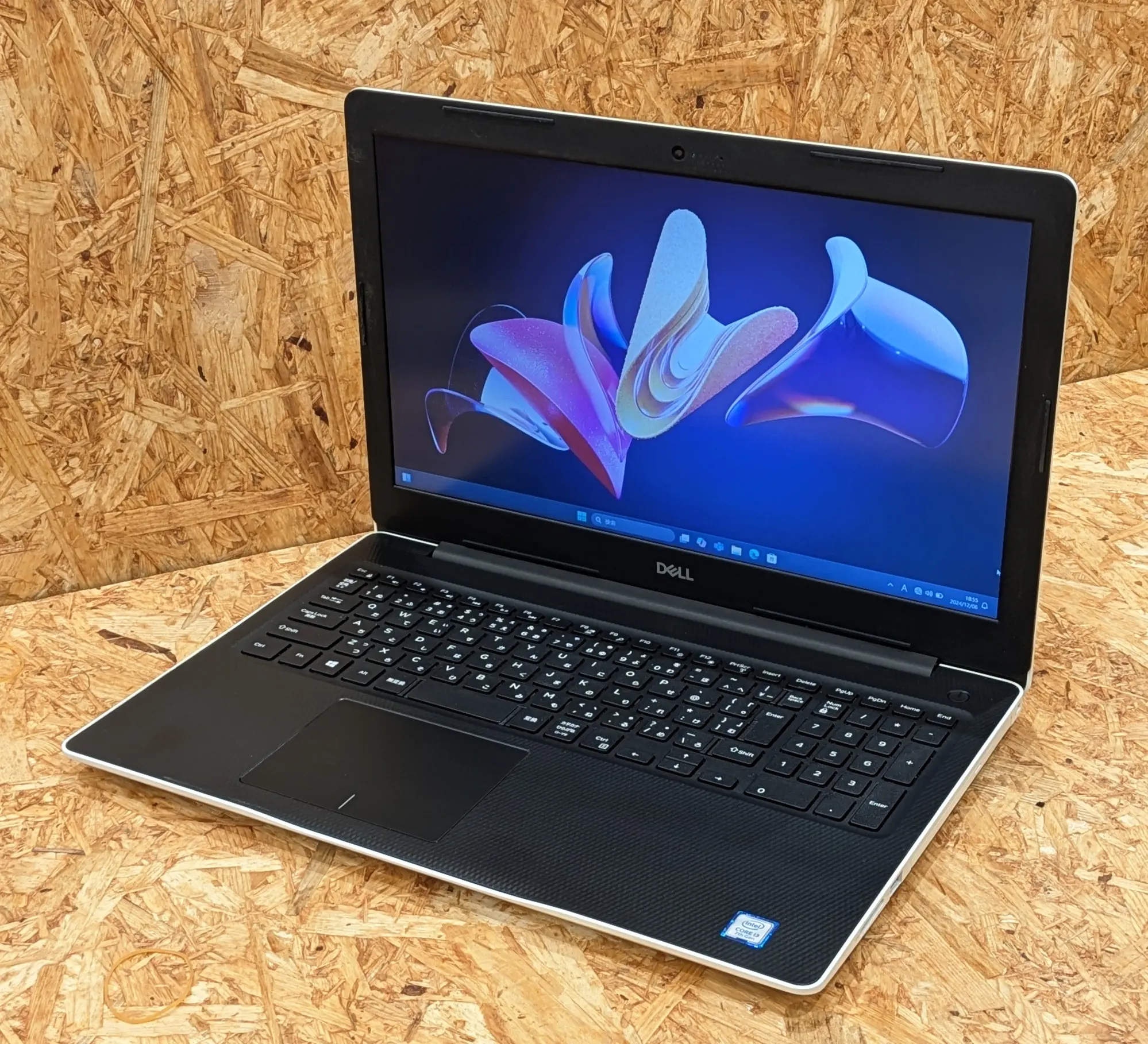 DELL Inspiron 3581
