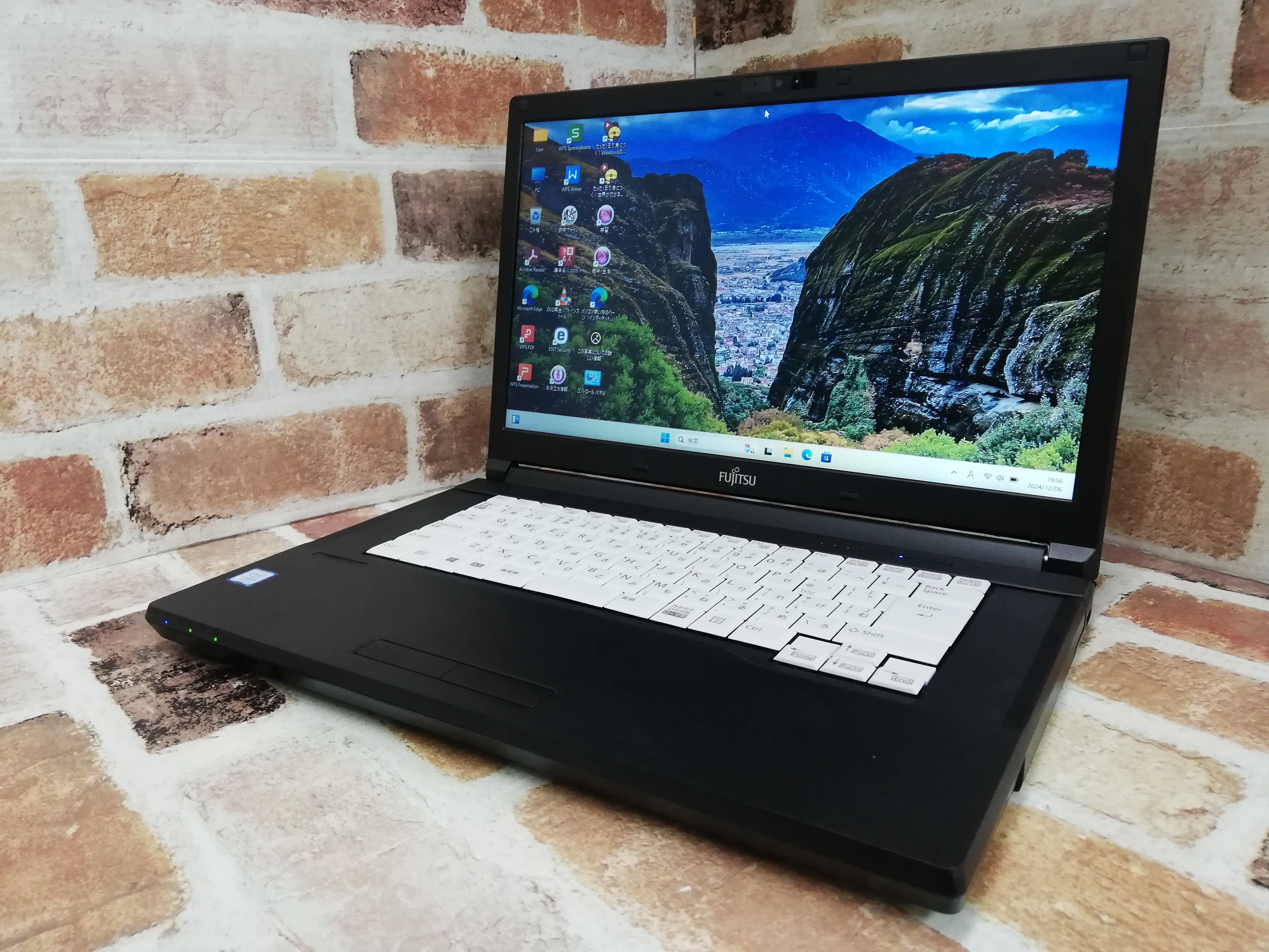 富士通　A577/S（第7世代CPU）