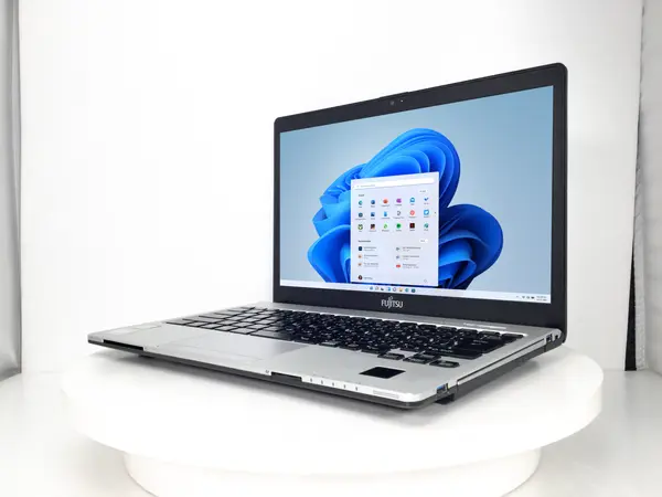 富士通 LIFEBOOK S937/S（第7世代CPU）