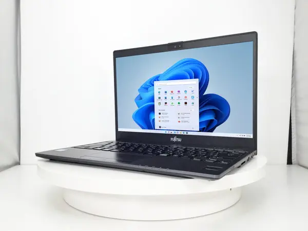 富士通 LIFEBOOK U937/P（第7世代CPU）