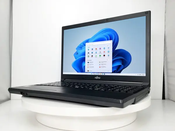 富士通 LIFEBOOK A577/S（第7世代CPU）