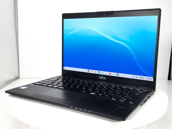 富士通 LIFEBOOK U939/B （第8世代CPU）