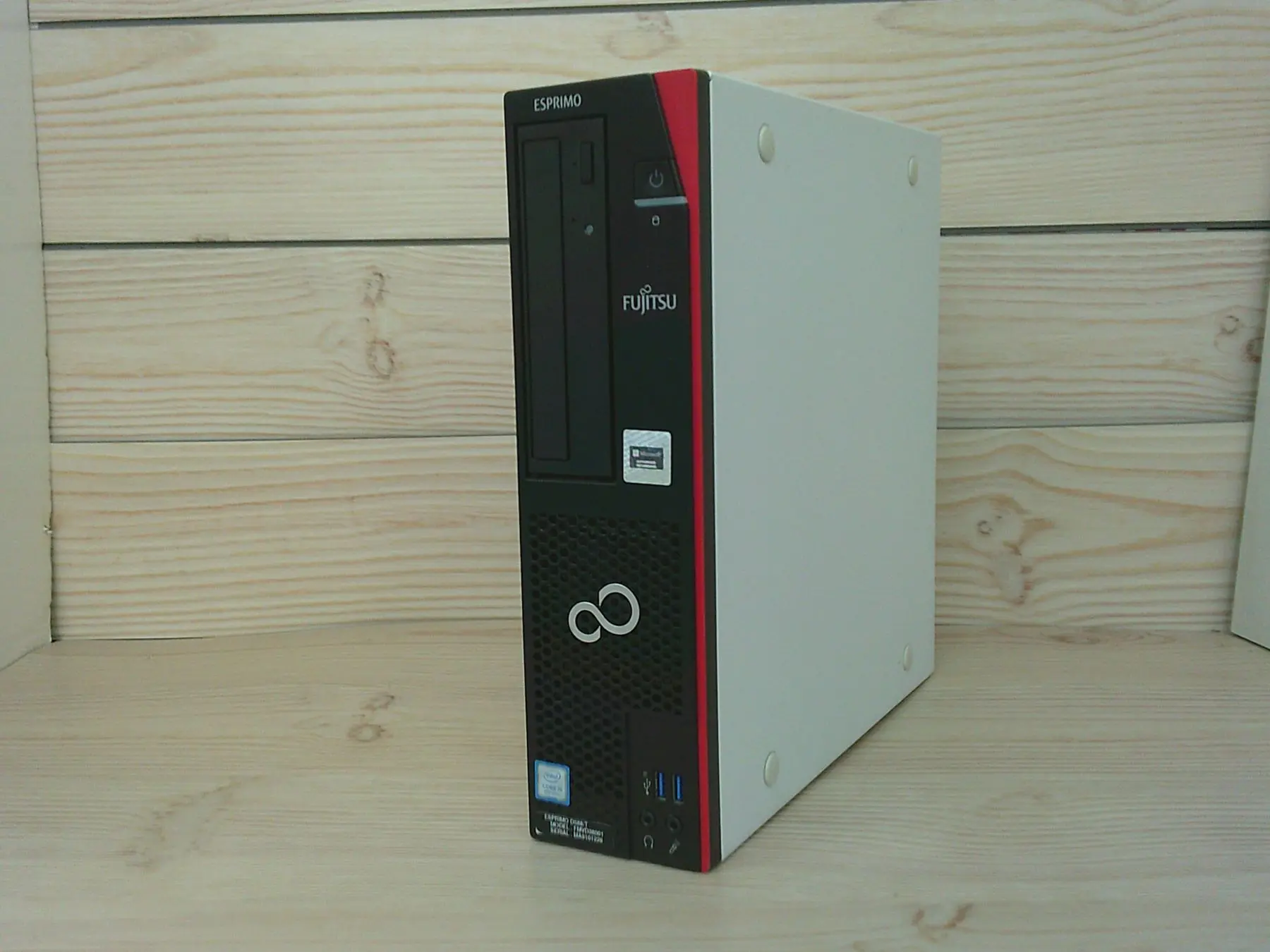 富士通 ESPRIMO D588/T
