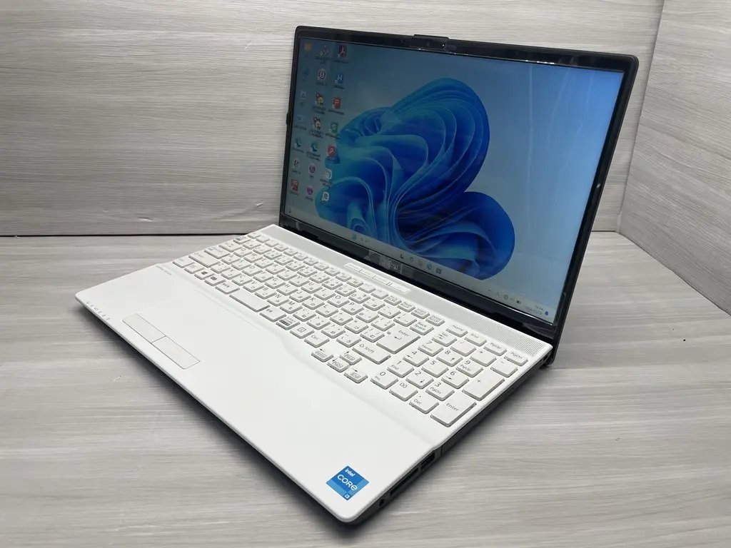 富士通 LIFEBOOK AH45/H1（第11世代CPU）