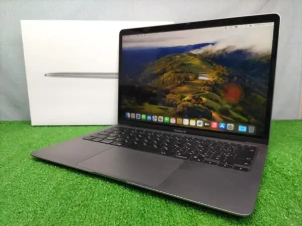 Apple MacBook Air (M1, 2020)