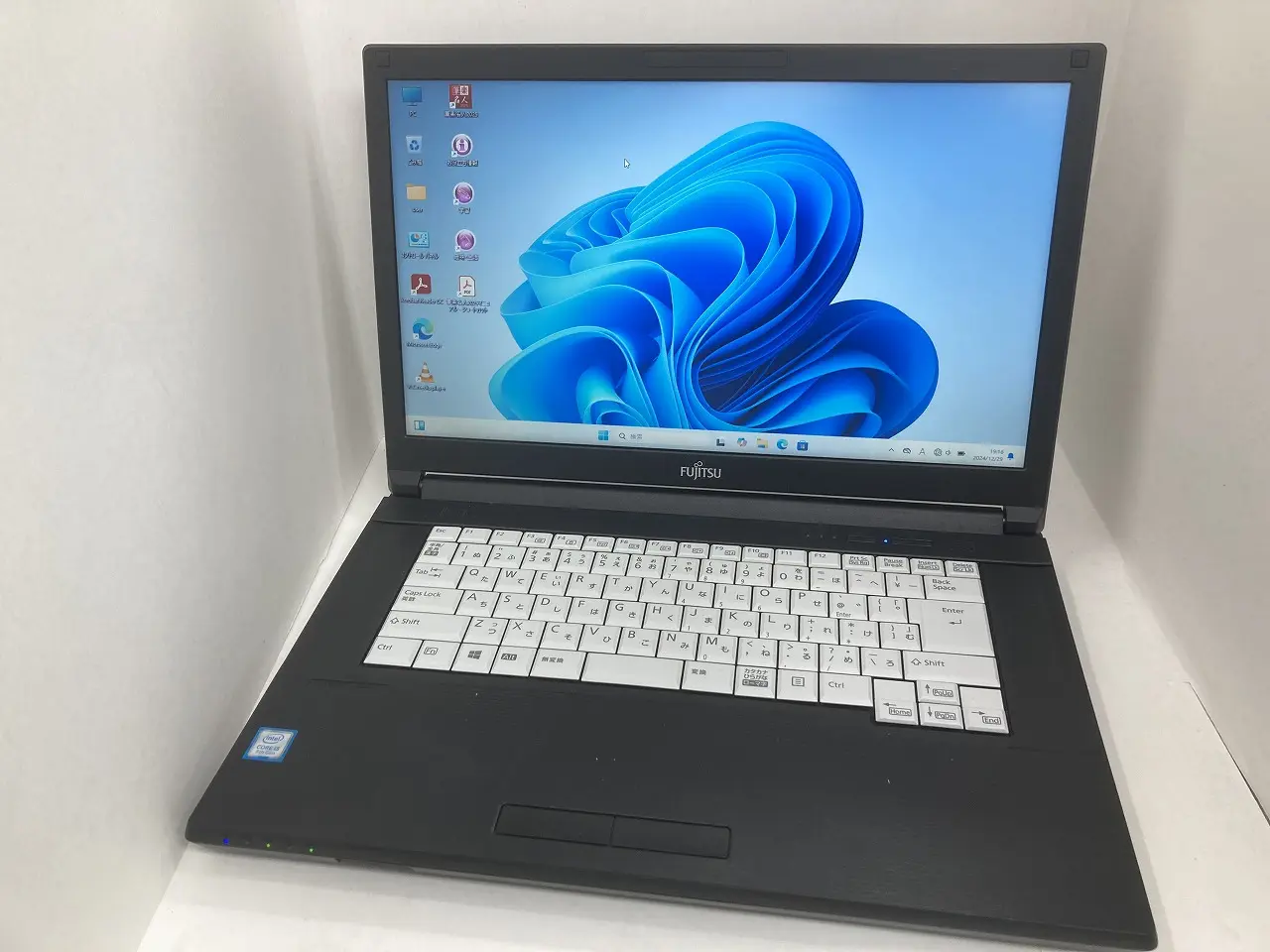 FUJITSU LIFEBOOK A579/A（第8世代Corei5）