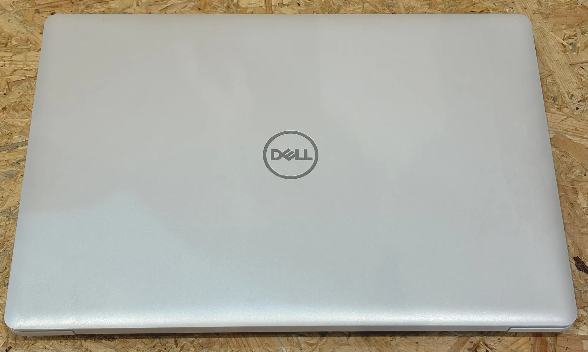 Dell Inspiron 3593 GPU搭載ノートパソコン17インチ 白色 DELL Inspiron 3593(Corei5 1035G1 1.2GHz / 8GB / SSD:256GB )