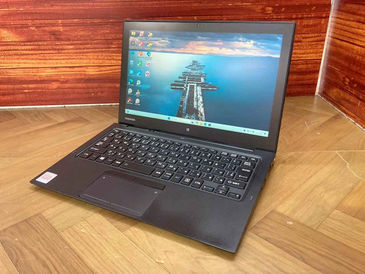 東芝 dynabook R82/A