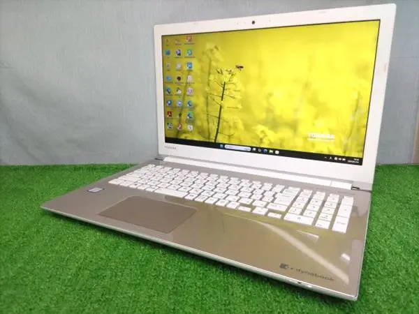 東芝 dynabook T65/HG