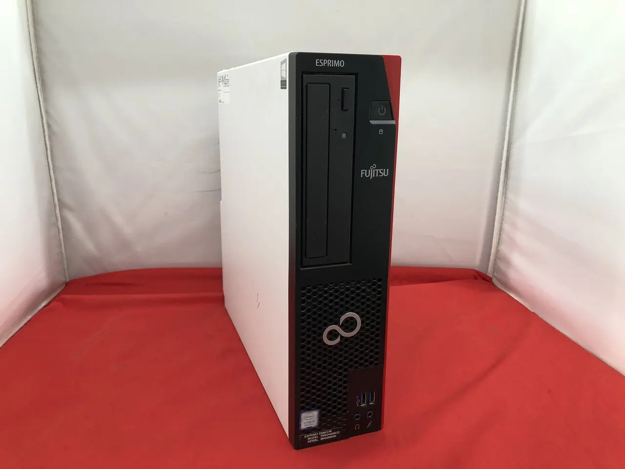 富士通 ESPRIMO D588/CW（第9世代CPU）