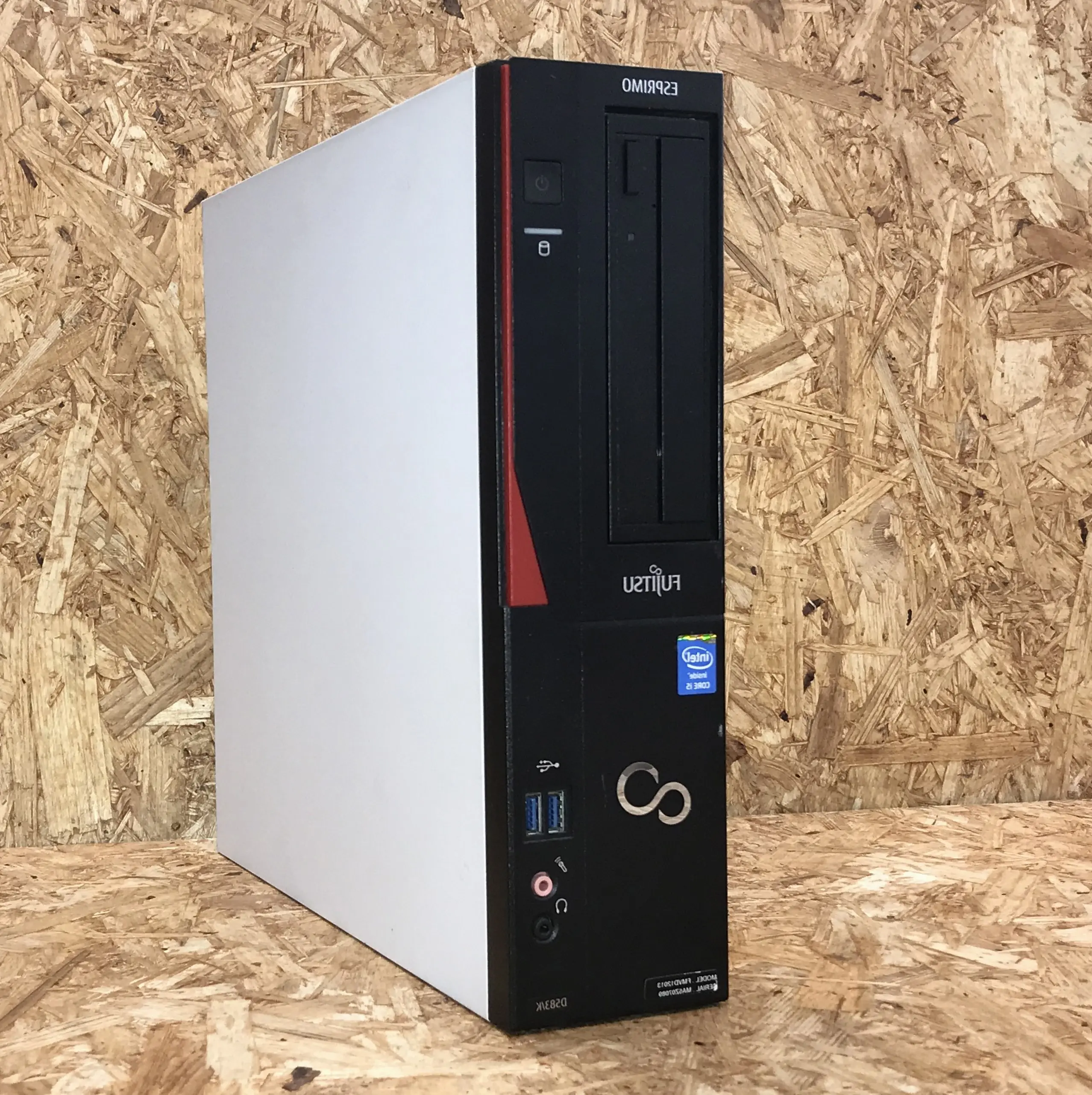 富士通 ESPRIMO D583 K（第4世代CPU）