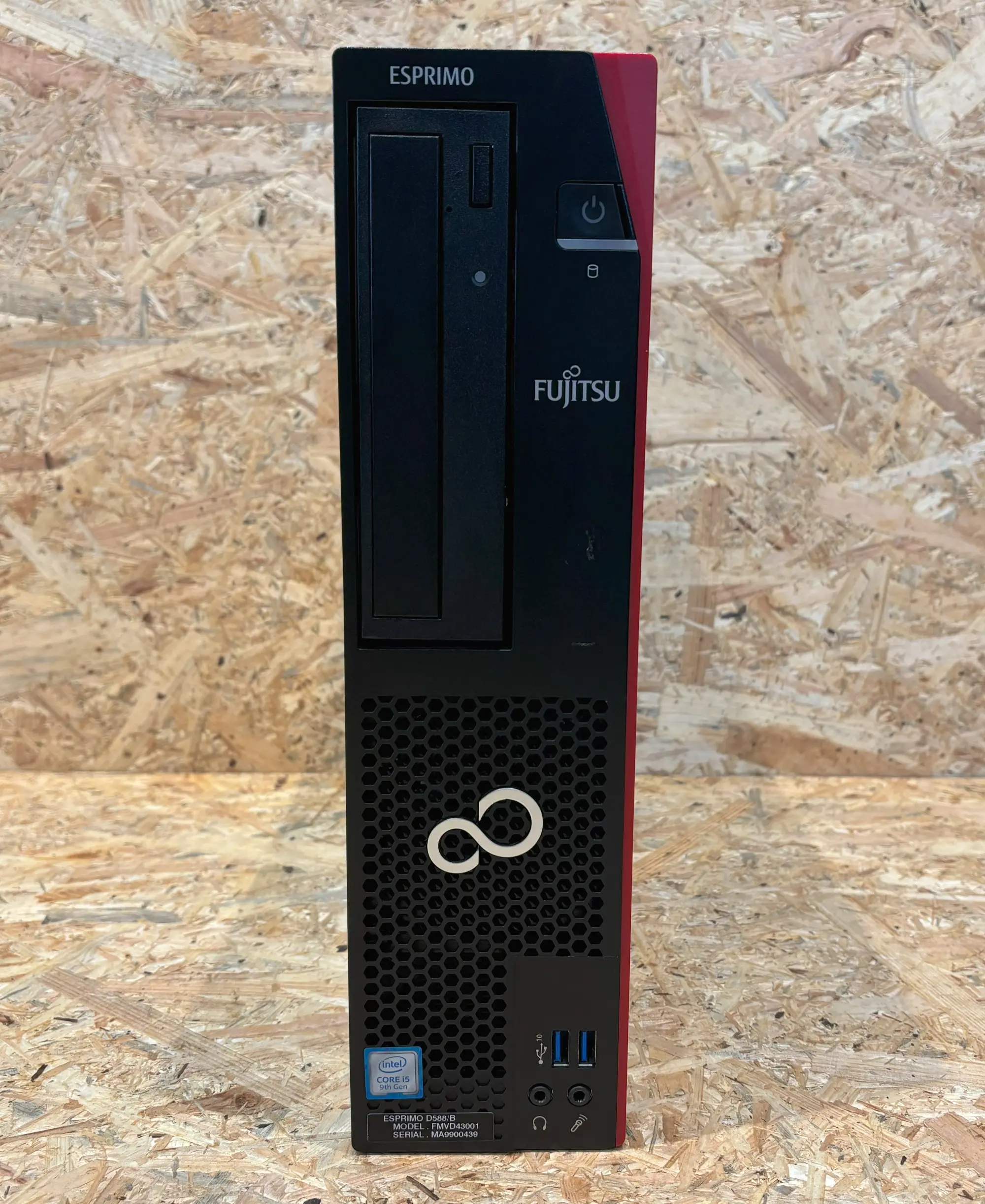 富士通 ESPRIMO D588/B（第9世代CPU）