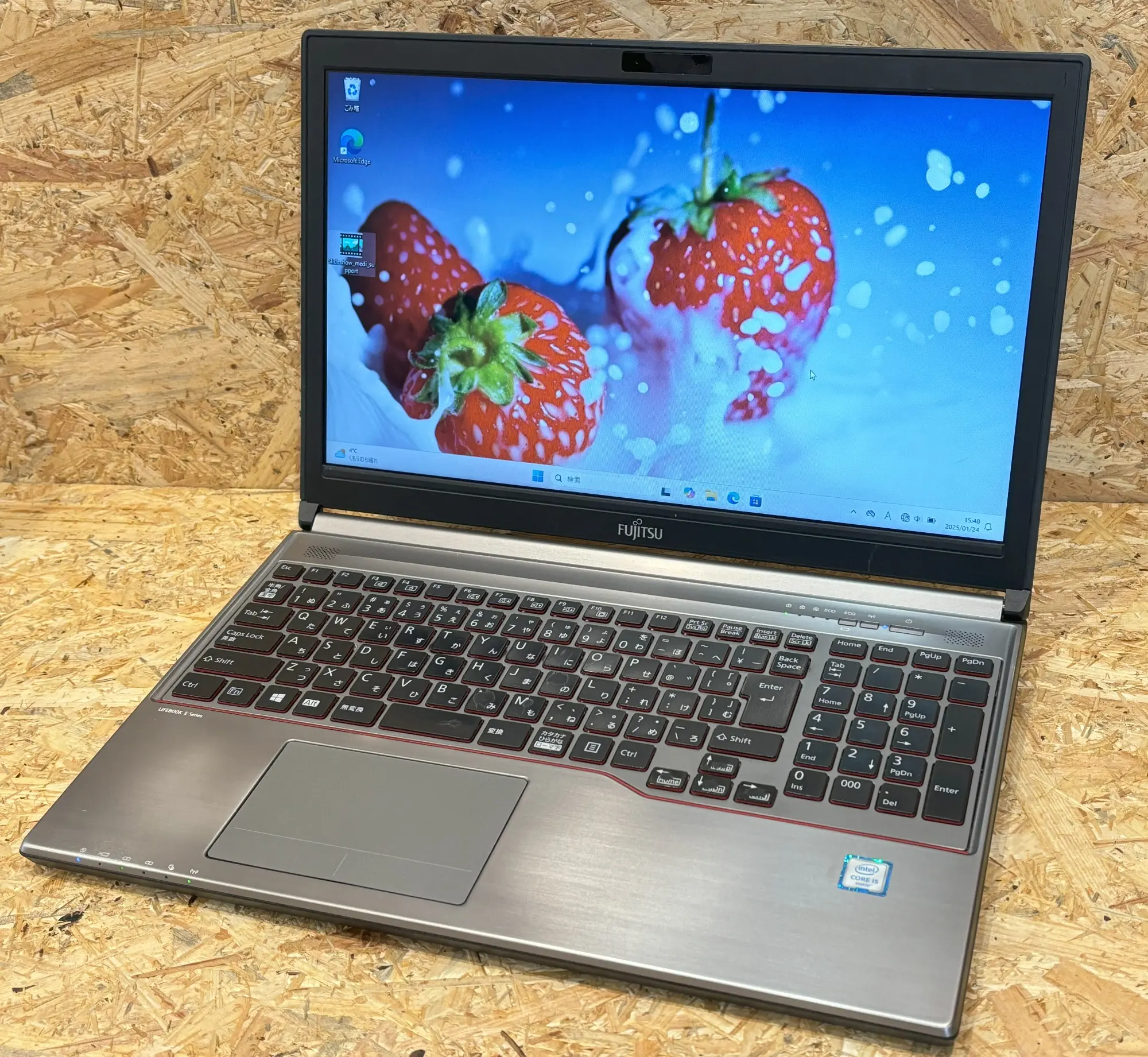 FUJITSU LIFEBOOK E576/P（第6世代CPU）