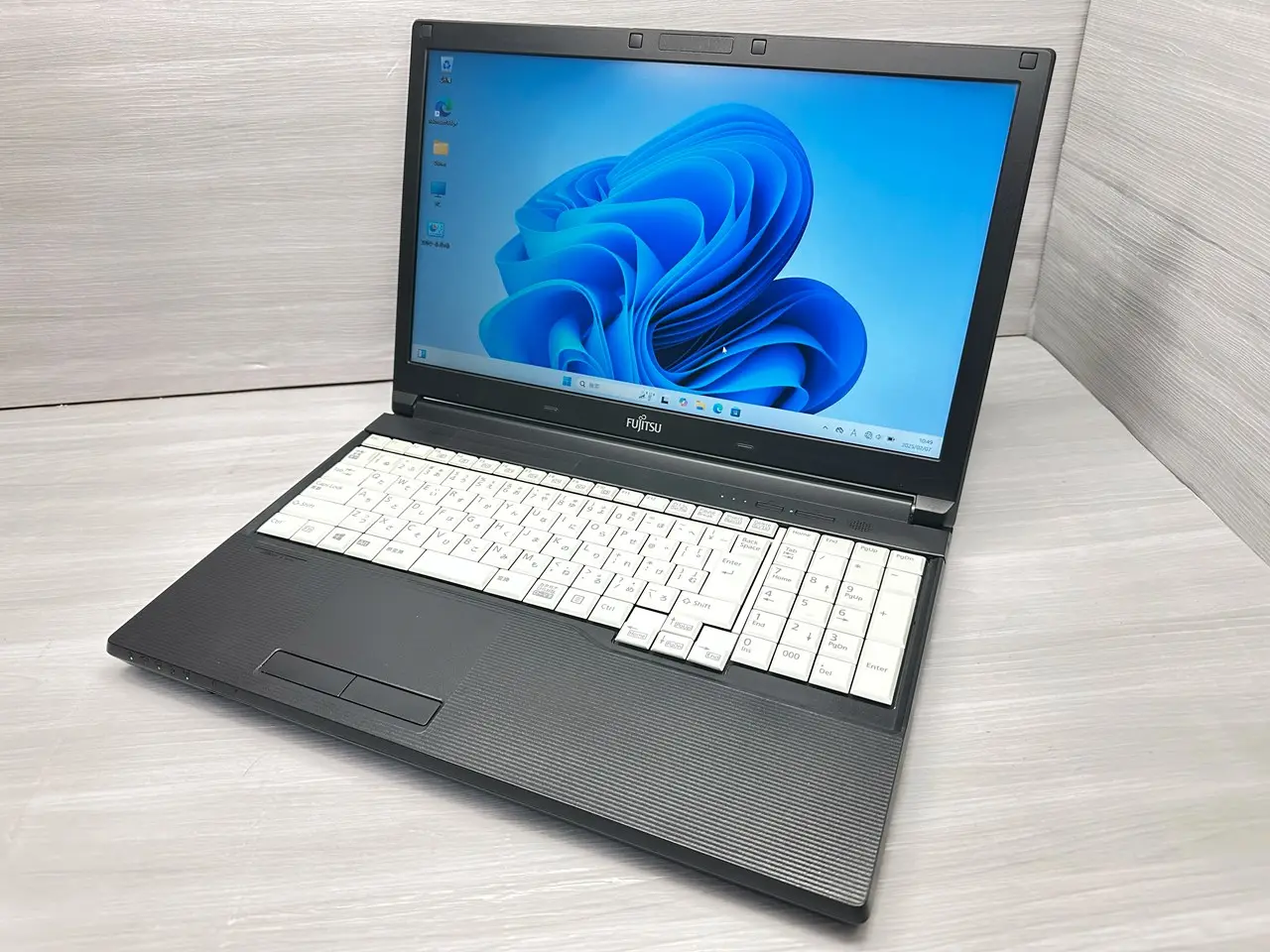 富士通 LIFEBOOK A576/S (第6世代)