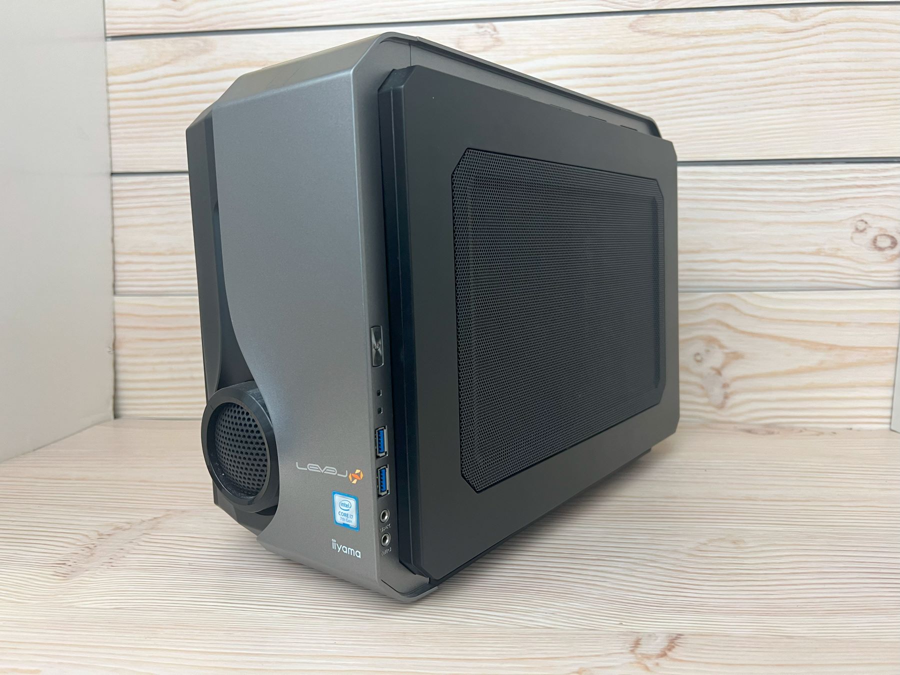 iiyama ILeDXi-C122-i7-LNSSM/X5　(第7世代CPU） GTX 1050(VRAM:2GB)