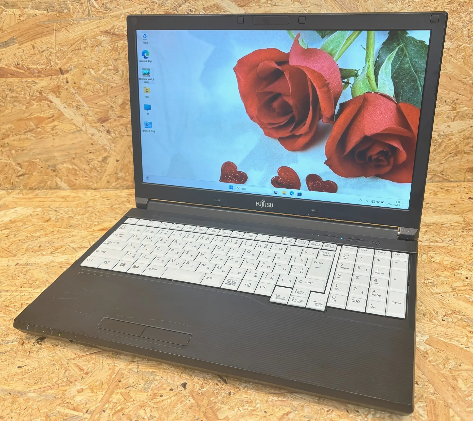 富士通  LIFEBOOK A577/R（第7世代CPU）

