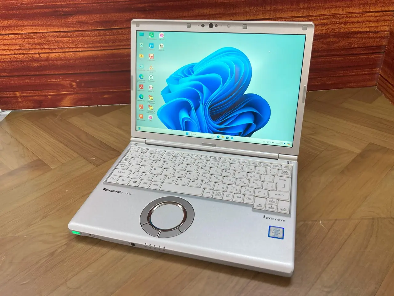 Panasonic Let'snote CF-SV8（第8世代CPU）