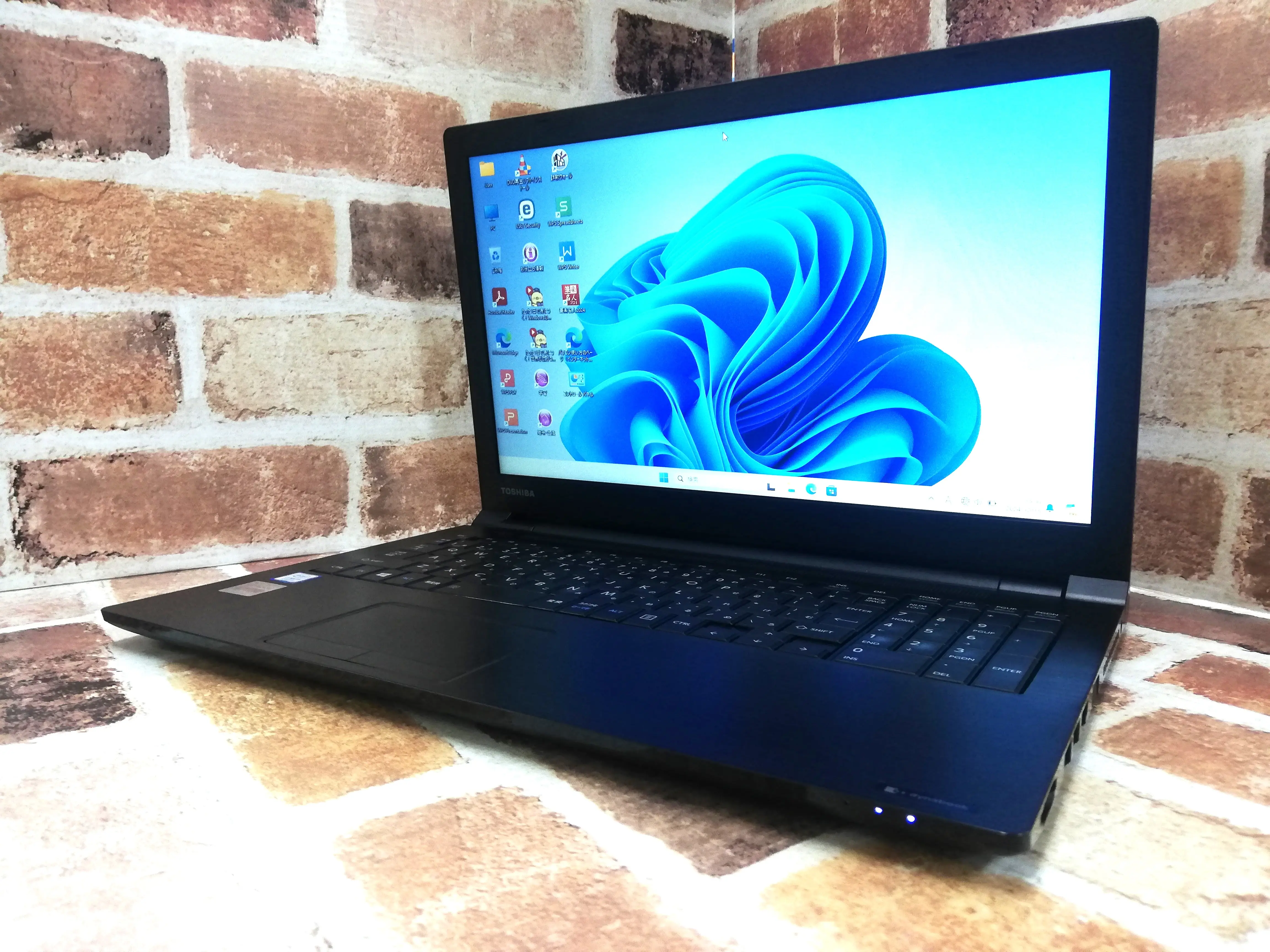 東芝 dynabook B65/DN（第8世代CPU）