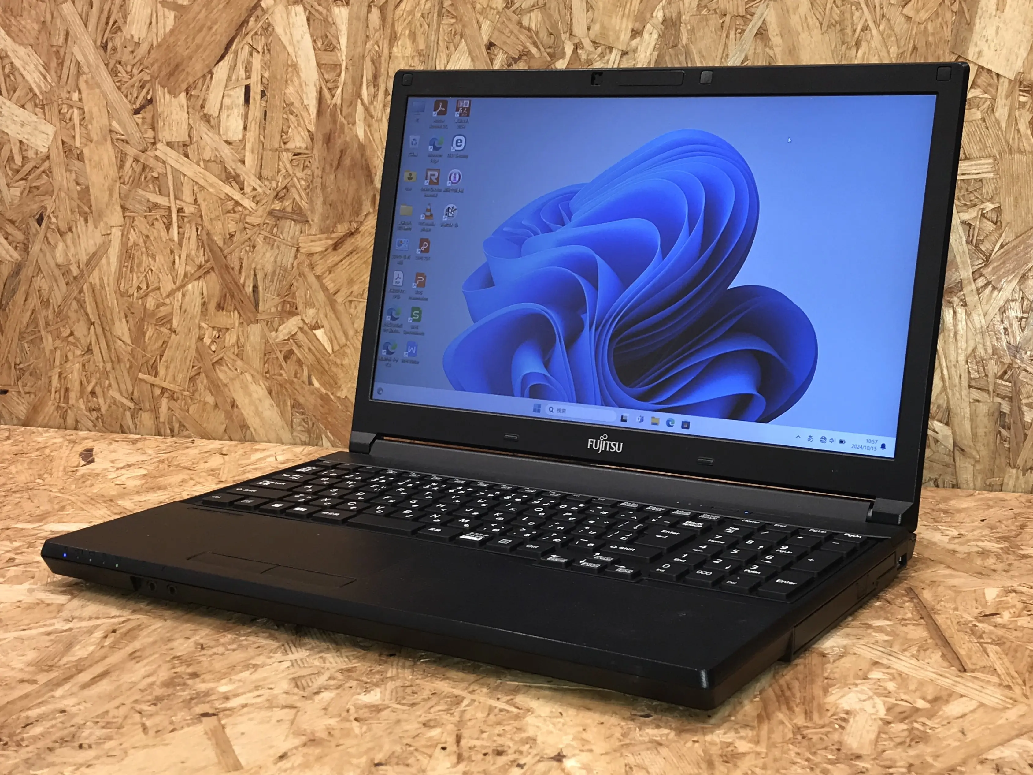 FUJITSU LIFEBOOK A576/S（第6世代CPU）