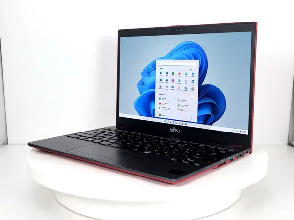 富士通 FUTRO MU937 レッド（第7世代CPU）