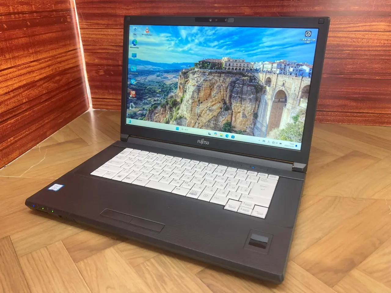 富士通 LIFEBOOK A749/C（第8世代CPU）