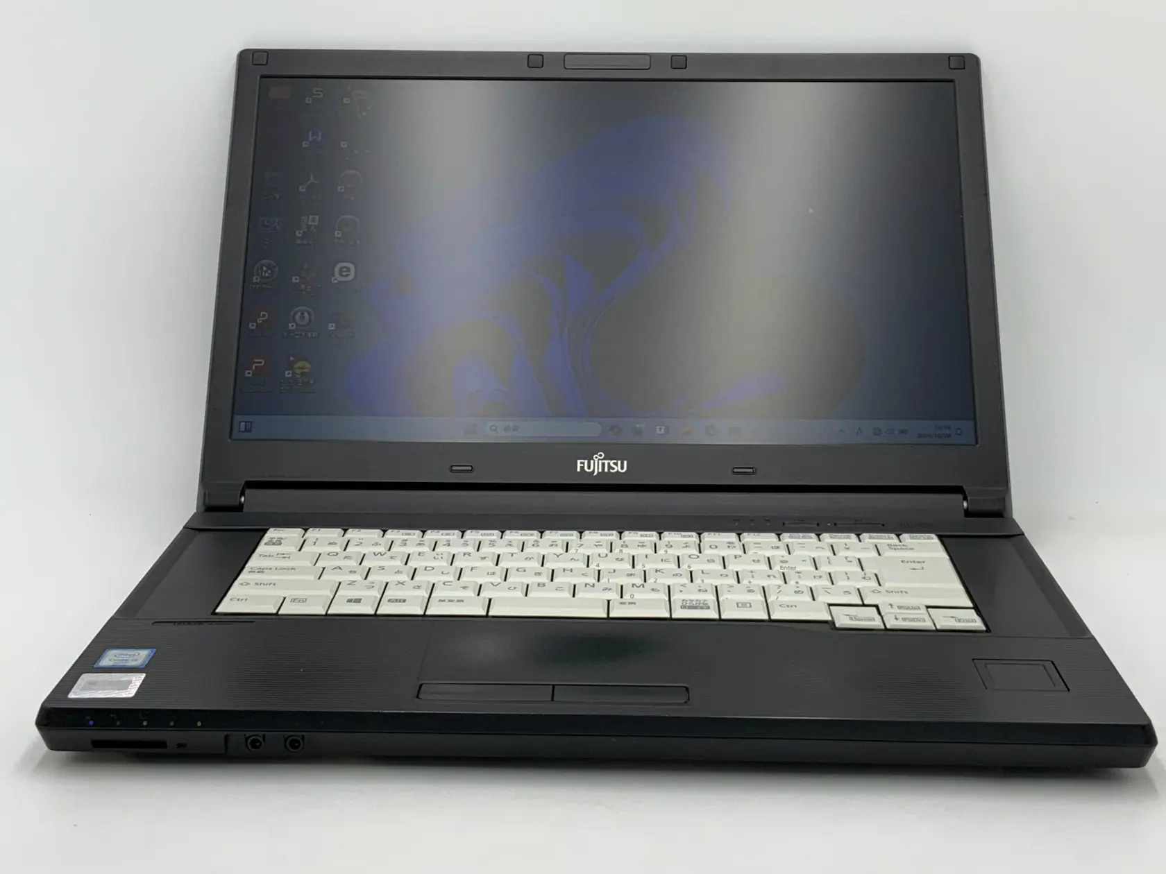 富士通 LIFEBOOK A746/P （6世代CPU）
