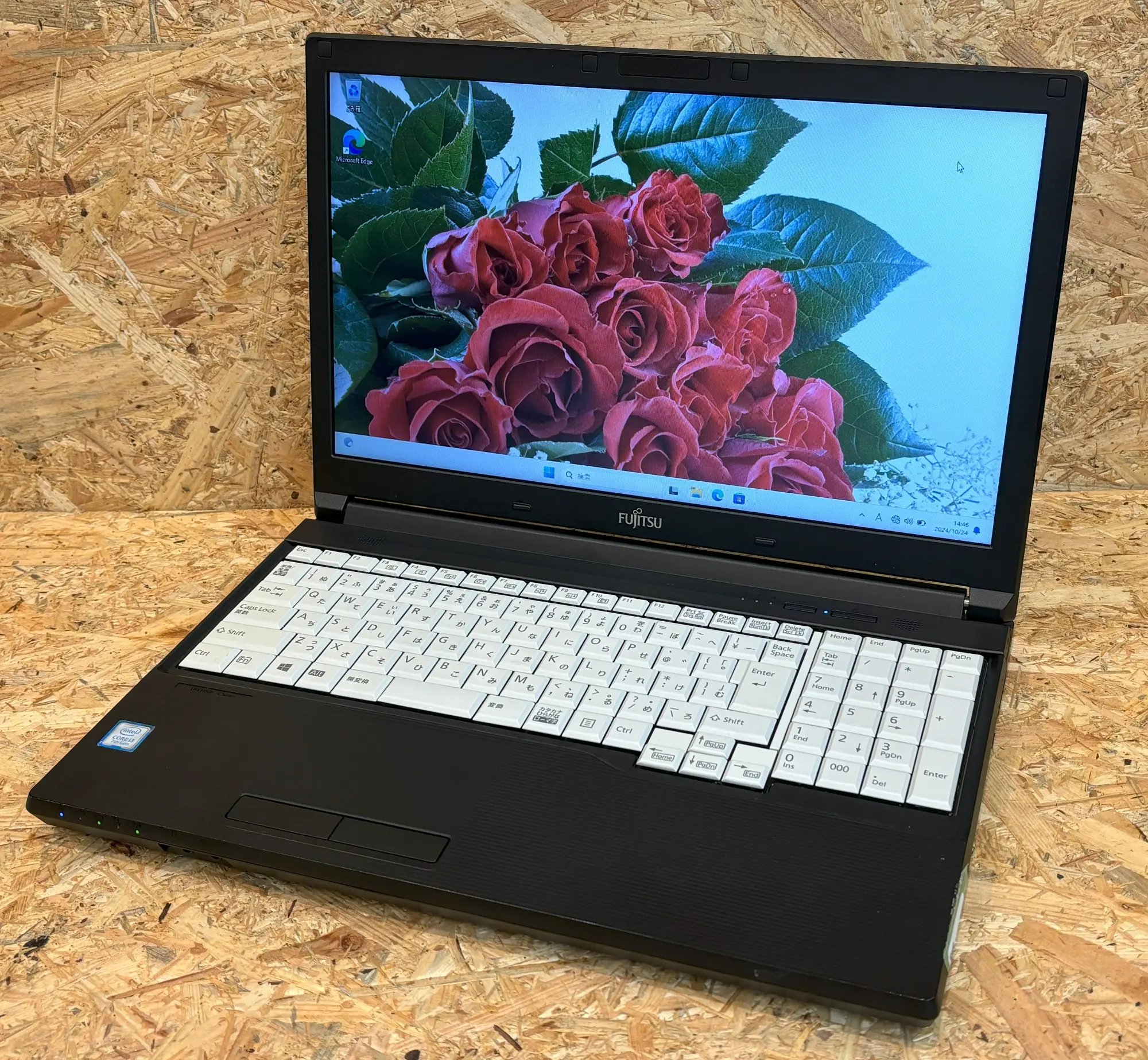 富士通 FMV-A577/SX（第7世代CPU）