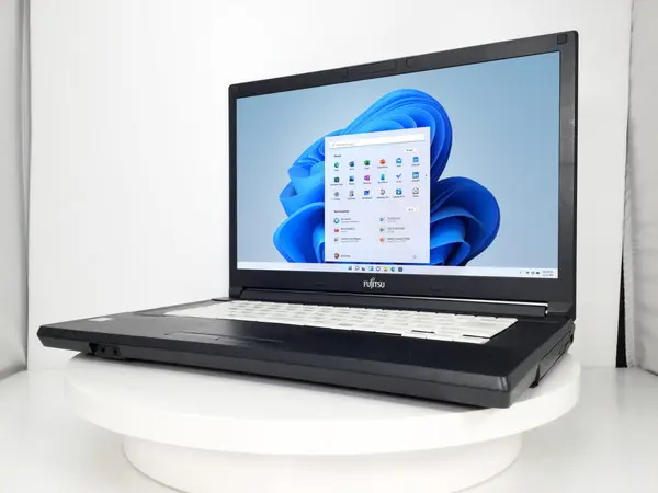 富士通 LIFEBOOK A576/S（第6世代CPU）